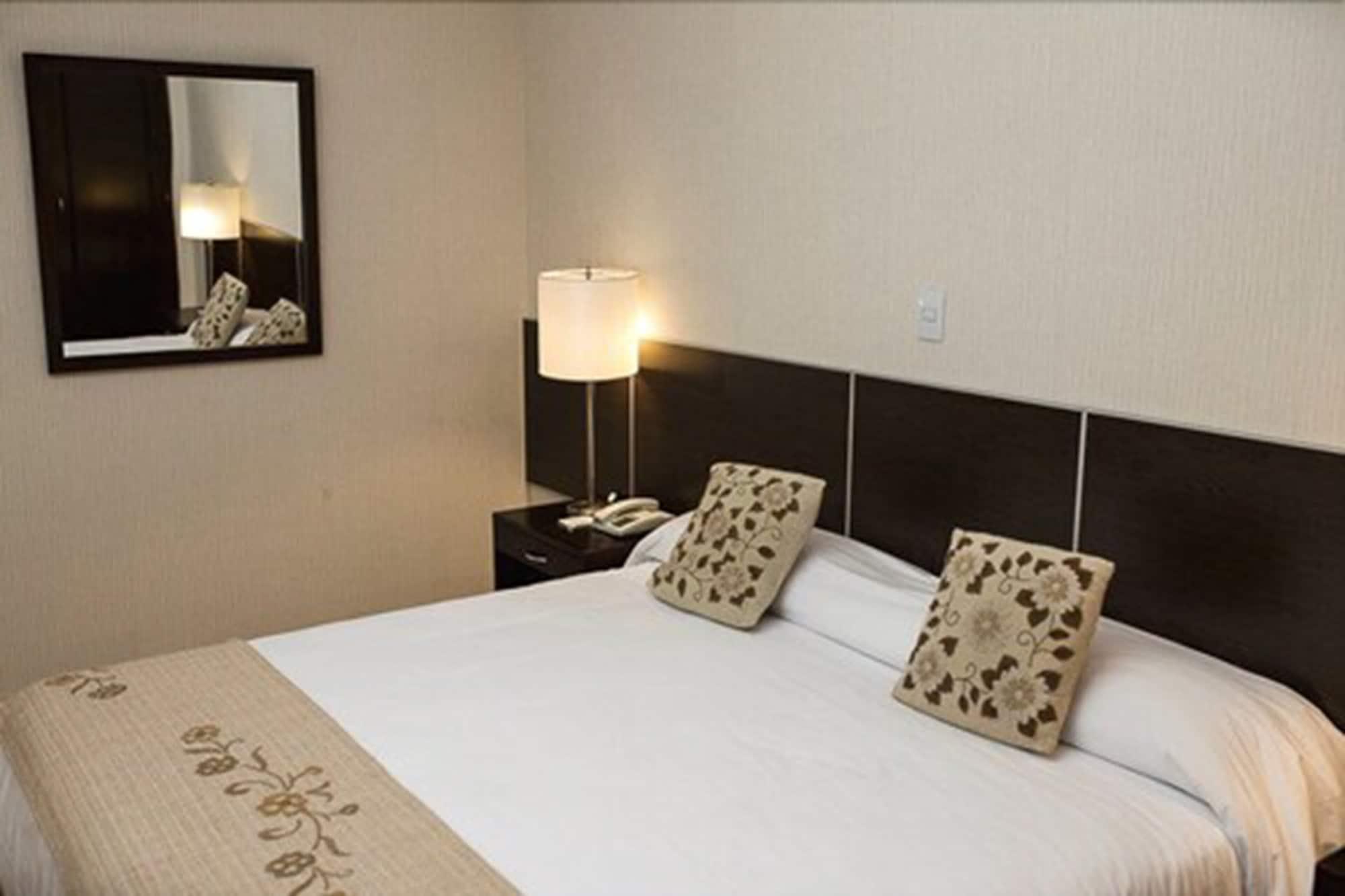 Hotel Garden Plaza San Miguel de Tucumán Esterno foto