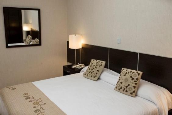 Hotel Garden Plaza San Miguel de Tucumán Esterno foto